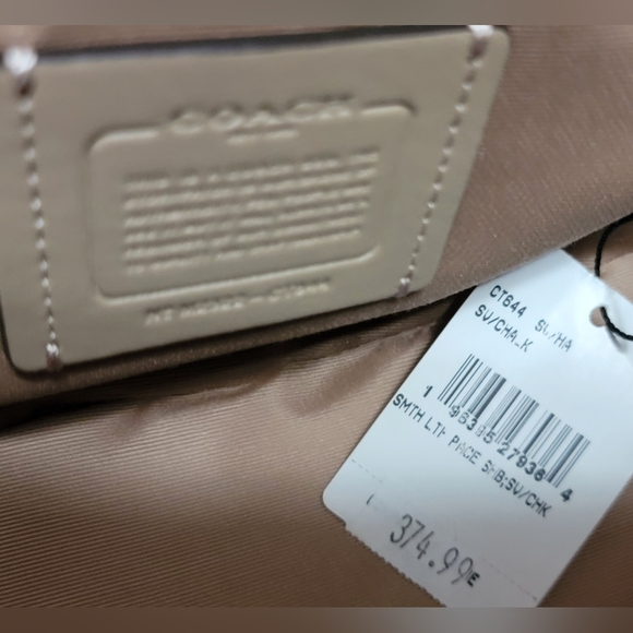 Authentic Coach Pace Shoulders Bag, Cream color with adjustable shoulder strap - Picture 12 of 16